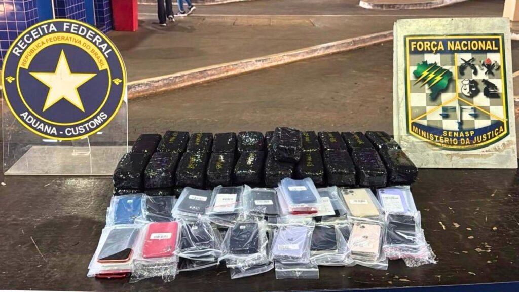 Casal preso com celulares em fundo falso de veículo na Ponte Internacional da Amizade
