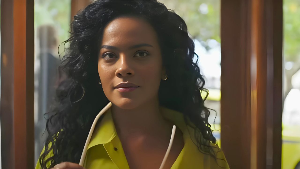Bella Campos como Maria de Fátima na novela “Vale Tudo”. (Foto: Reprodução/TV Globo).