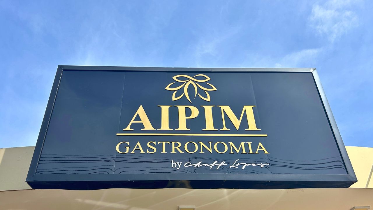 Chef Lopes inaugura o Aipim Gastronomia em Foz do Iguaçu com buffet autoral e ambiente sofisticado. Restaurante atende turistas e moradores. Foto: Kaká Souza.