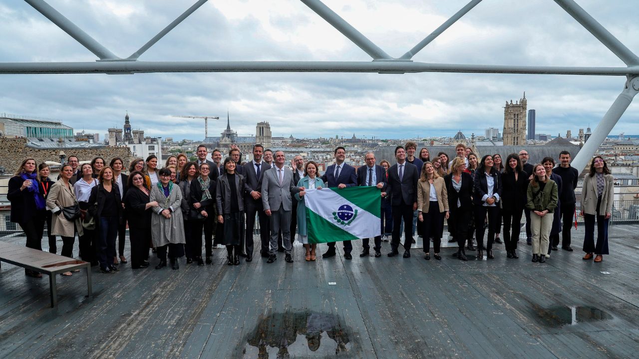 A oficialização da parceria com a instituição, uma das mais prestigiadas no mundo das artes moderna e contemporânea, foi confirmada nesta quarta-feira (28), em Paris.