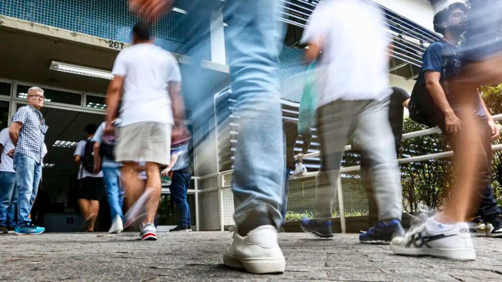 Pagamento da taxa de inscrição do Enem 2025 termina nesta sexta-feira, 27 de junho. Valor de R$ 85 pode ser pago por Pix, cartão ou débito.